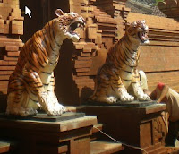 patung harimau dibuat di Bali