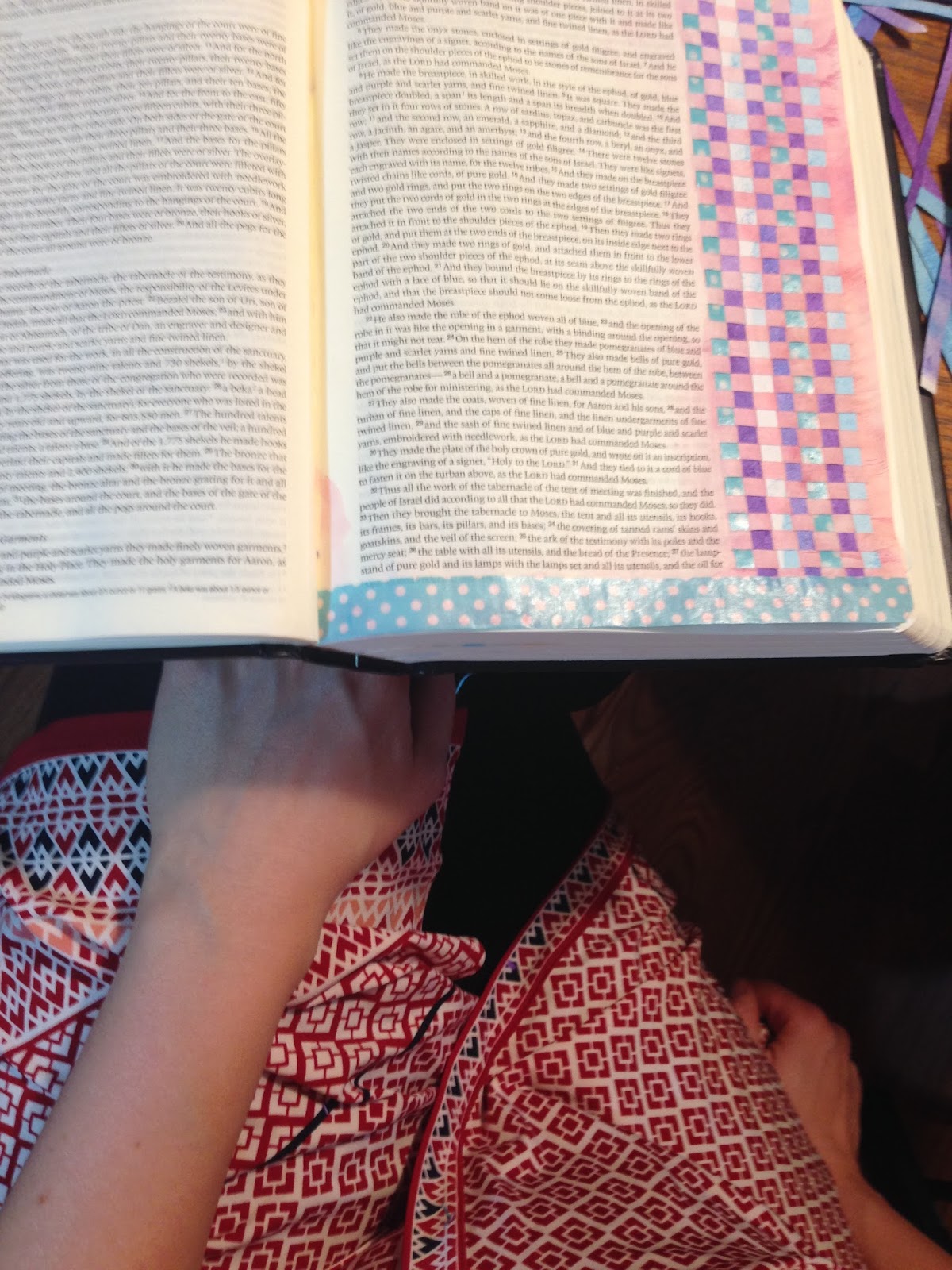 Vintage Grace Bible Margin Weaving