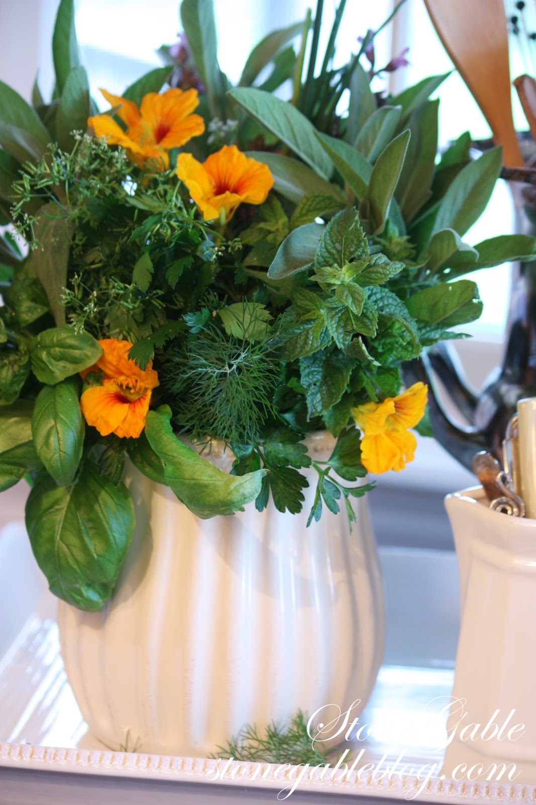 HERB BOUQUET Interior Design Ideas for Your Modern Home