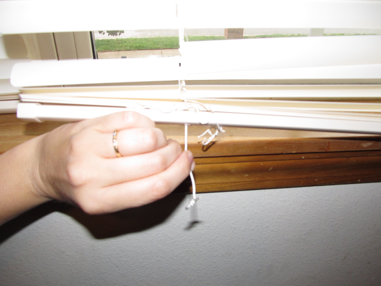 DIY Project Crazy Fixing broken mini blinds