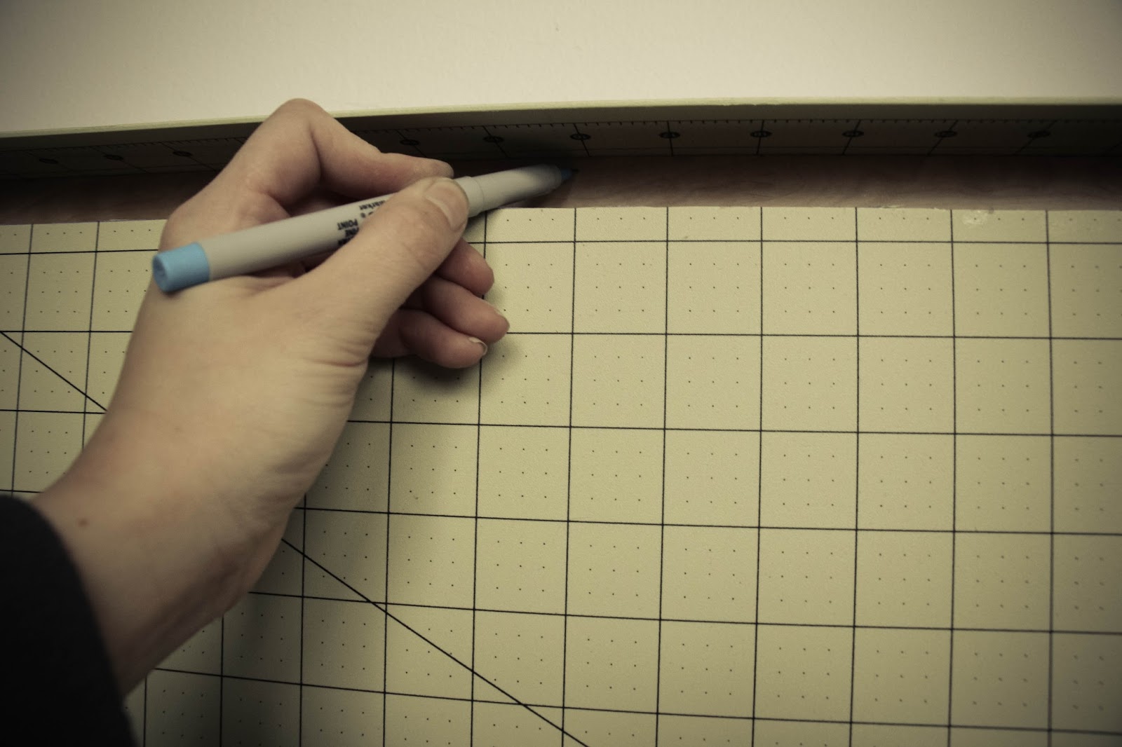 Grosgrain DIY Drop Down Cutting Table