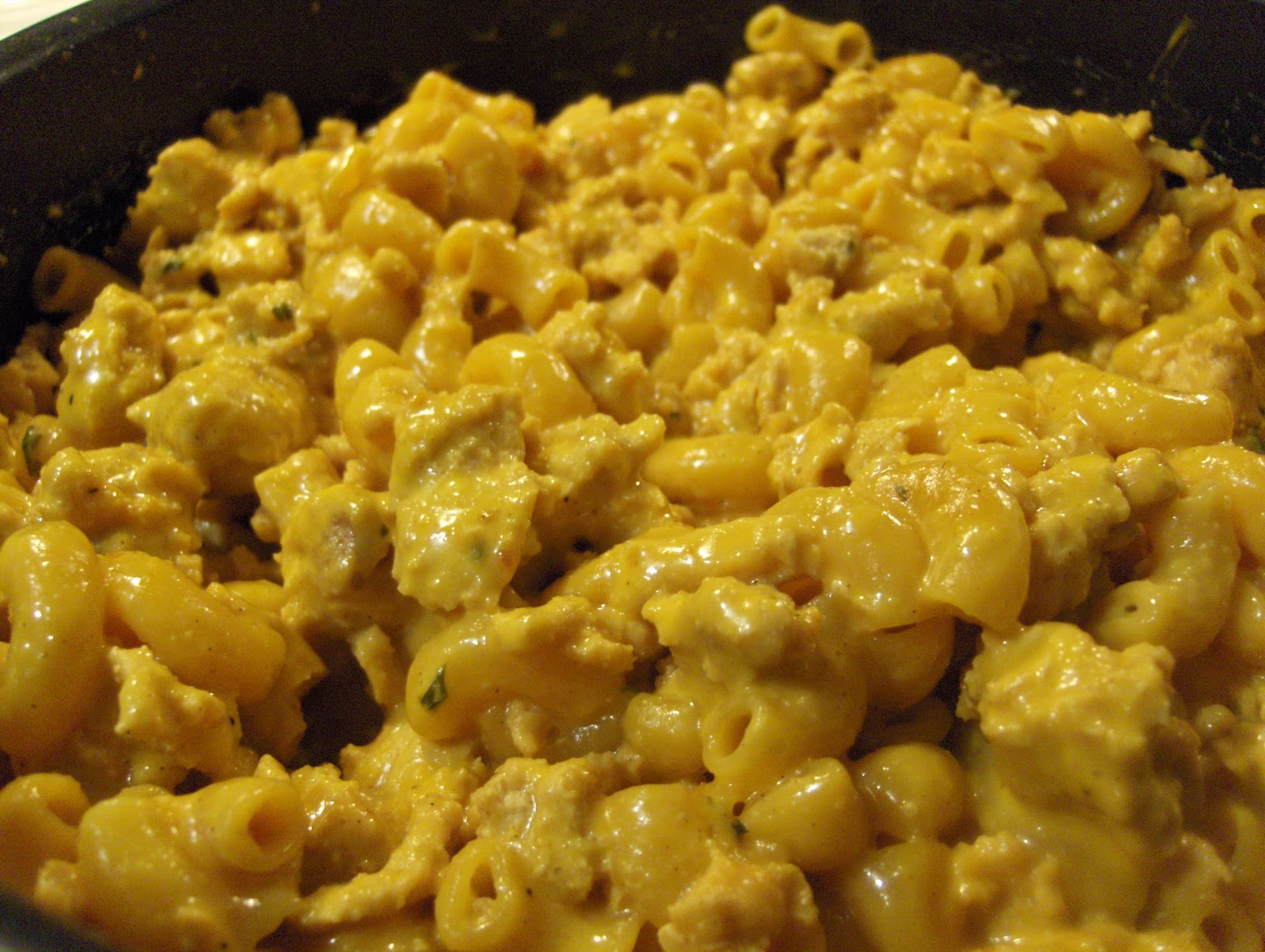 Diab2Cook Velveeta Cheesy Skillet Turkey Mac w/ French Bread