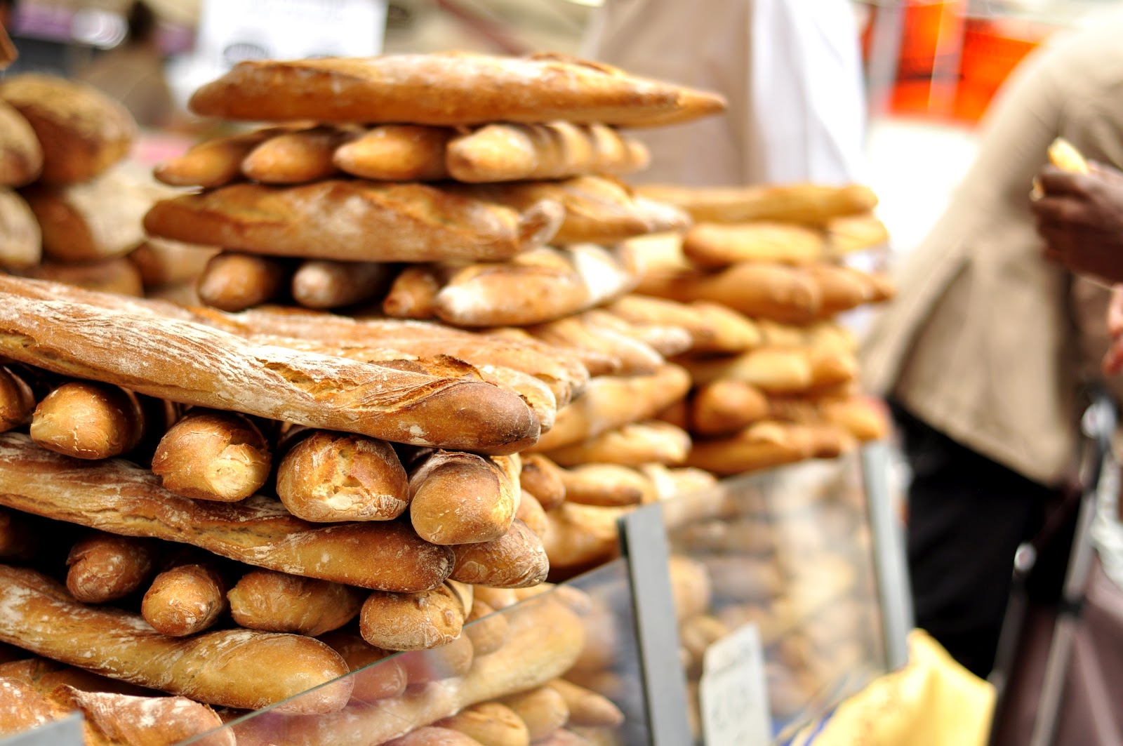 the tiny hummingbird croissants and baguettes where to eat in Paris