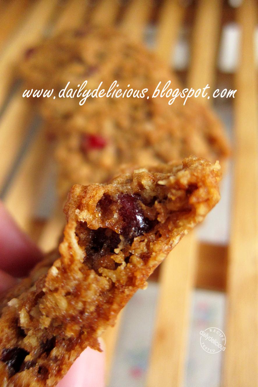 dailydelicious High Fiber Oat and Cranberry Cookies Healthy and