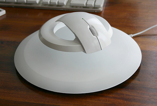 Levitating-Wireless-Computer-Mouse-02