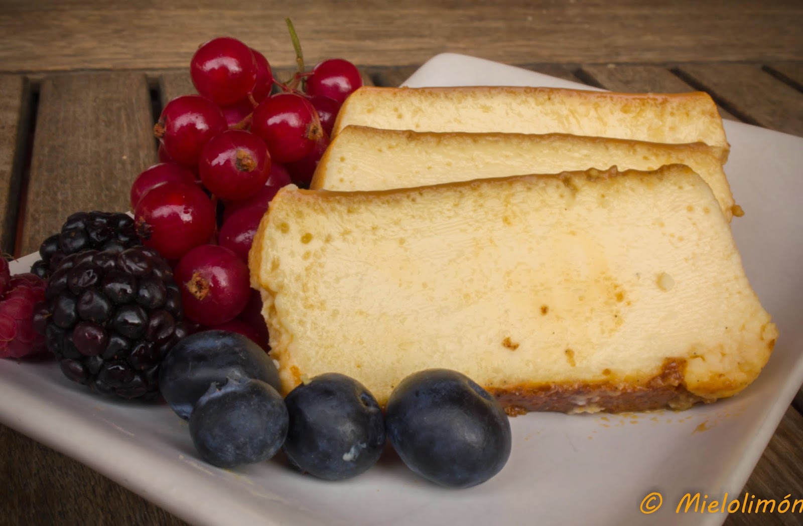 Flan De Queso Y Dulce De Leche
