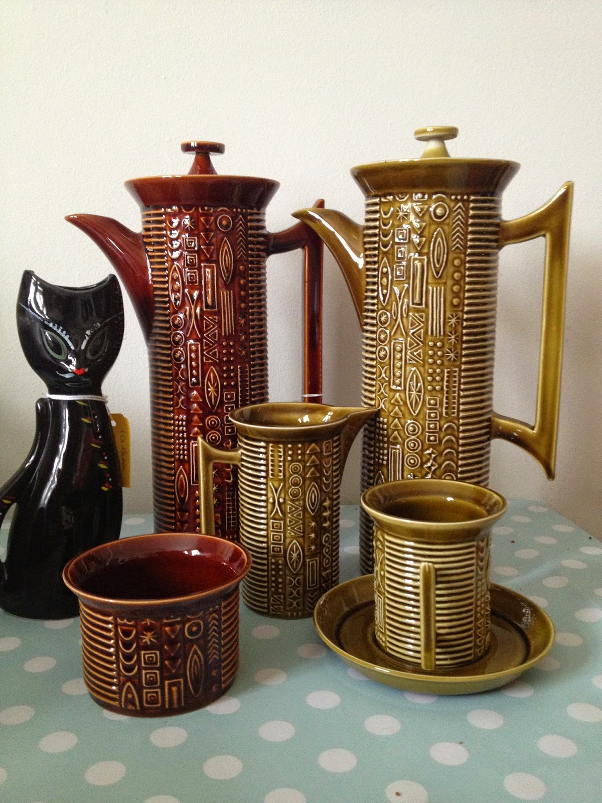 Gin Lane Vintage Spotlight on portmeirion pottery