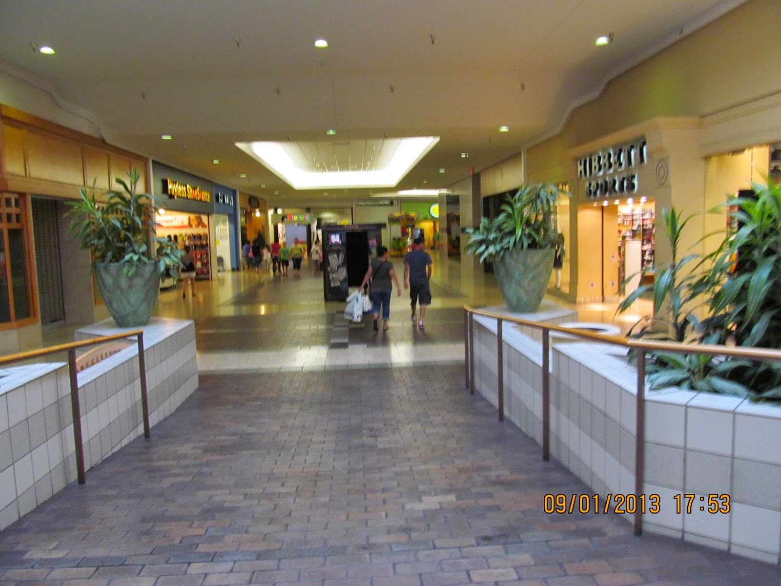 Northpark Mall - Davenport, Iowa - Buckle, Older Buckle sto…