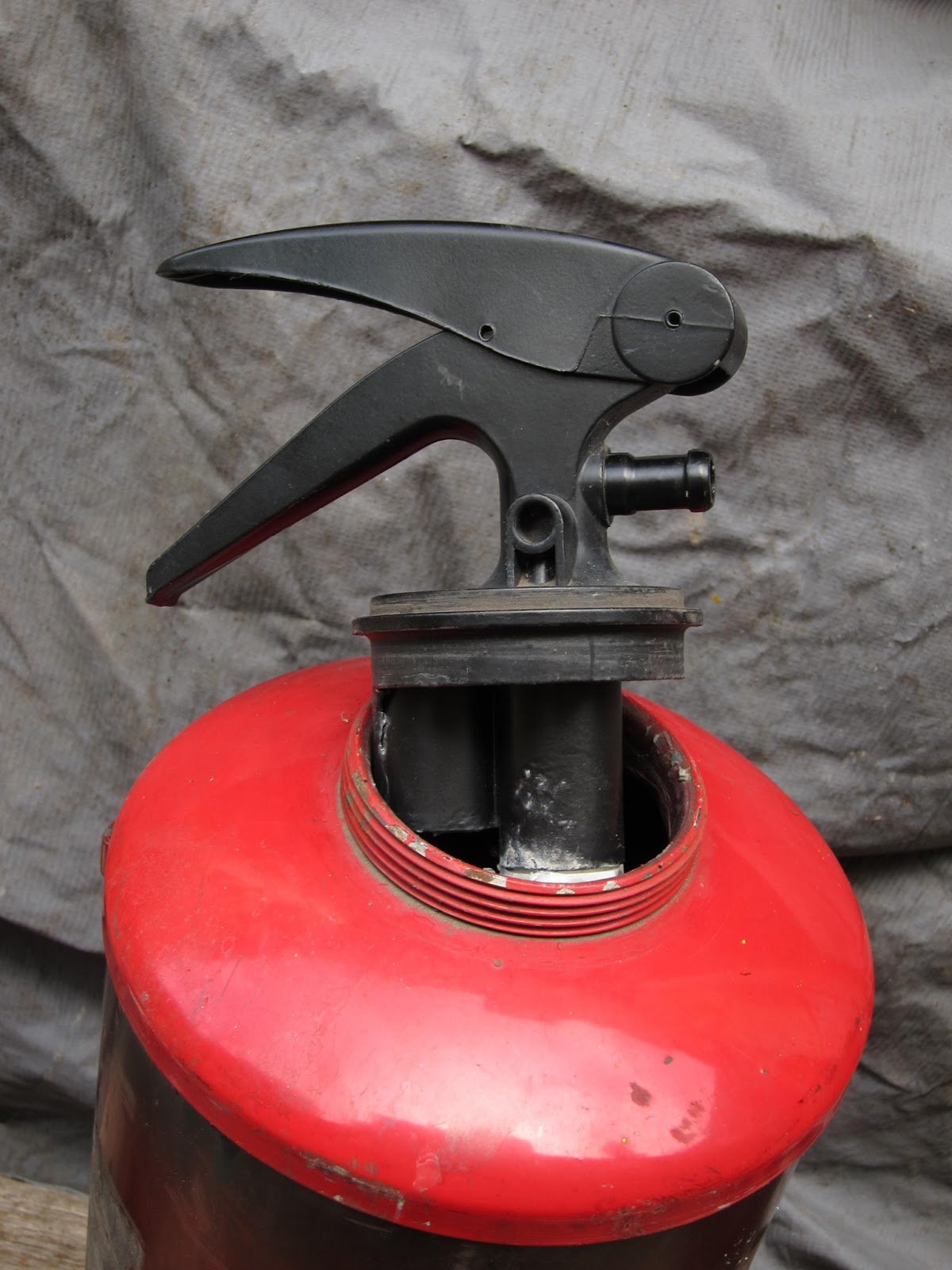 Fire extinguisher wood stove Burning thoughts ( an introduction )