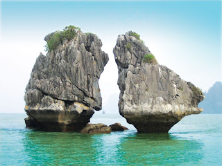 (Vietnam) – Enjoy full memories in Halong Bay