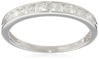 The look of 14k Gold Round Diamond Anniversary Band in white gold