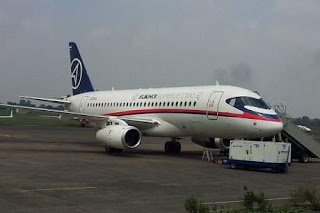 gambar pesawat sukhoi