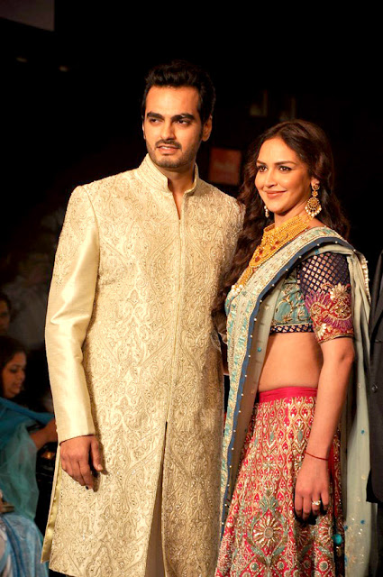 Newly Married Esha Deol and Bharat Takhtani walks the ramp at Aamby Valley