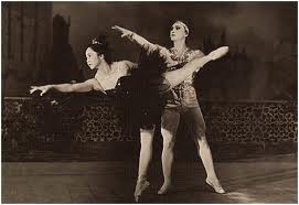 бюбюсара бейшеналиева биография на русском языке. %D0%BB%D0%BE%D1%80%D1%88%D1%89%D0%BE%D0%B3%D0%B7%D1%89. бюбюсара бейшеналиева биография на русском языке фото. бюбюсара бейшеналиева биография на русском языке-%D0%BB%D0%BE%D1%80%D1%88%D1%89%D0%BE%D0%B3%D0%B7%D1%89. картинка бюбюсара бейшеналиева биография на русском языке. картинка %D0%BB%D0%BE%D1%80%D1%88%D1%89%D0%BE%D0%B3%D0%B7%D1%89. Бюбюсара Бейшеналиева (кирг. Бүбүсара Бейшеналиева; 17 мая 1926, Воронцовка, Киргизская АССР — 10 мая 1973, Фрунзе) — киргизская, советская балерина, танцовщица, педагог. Народная артистка СССР (1958). Первая балерина Кыргызстана. бюбюсара бейшеналиева биография на русском языке. %D0%BB%D0%BE%D1%80%D1%88%D1%89%D0%BE%D0%B3%D0%B7%D1%89. бюбюсара бейшеналиева биография на русском языке фото. бюбюсара бейшеналиева биография на русском языке-%D0%BB%D0%BE%D1%80%D1%88%D1%89%D0%BE%D0%B3%D0%B7%D1%89. картинка бюбюсара бейшеналиева биография на русском языке. картинка %D0%BB%D0%BE%D1%80%D1%88%D1%89%D0%BE%D0%B3%D0%B7%D1%89. Бюбюсара Бейшеналиева (кирг. Бүбүсара Бейшеналиева; 17 мая 1926, Воронцовка, Киргизская АССР — 10 мая 1973, Фрунзе) — киргизская, советская балерина, танцовщица, педагог. Народная артистка СССР (1958). Первая балерина Кыргызстана.