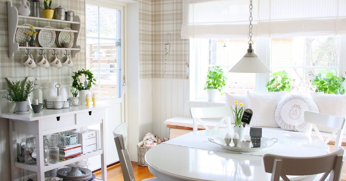 Pembe Yastık / Ev Dekorasyonu Blogu ve Dekorasyon Önerileri Hoşgeldin