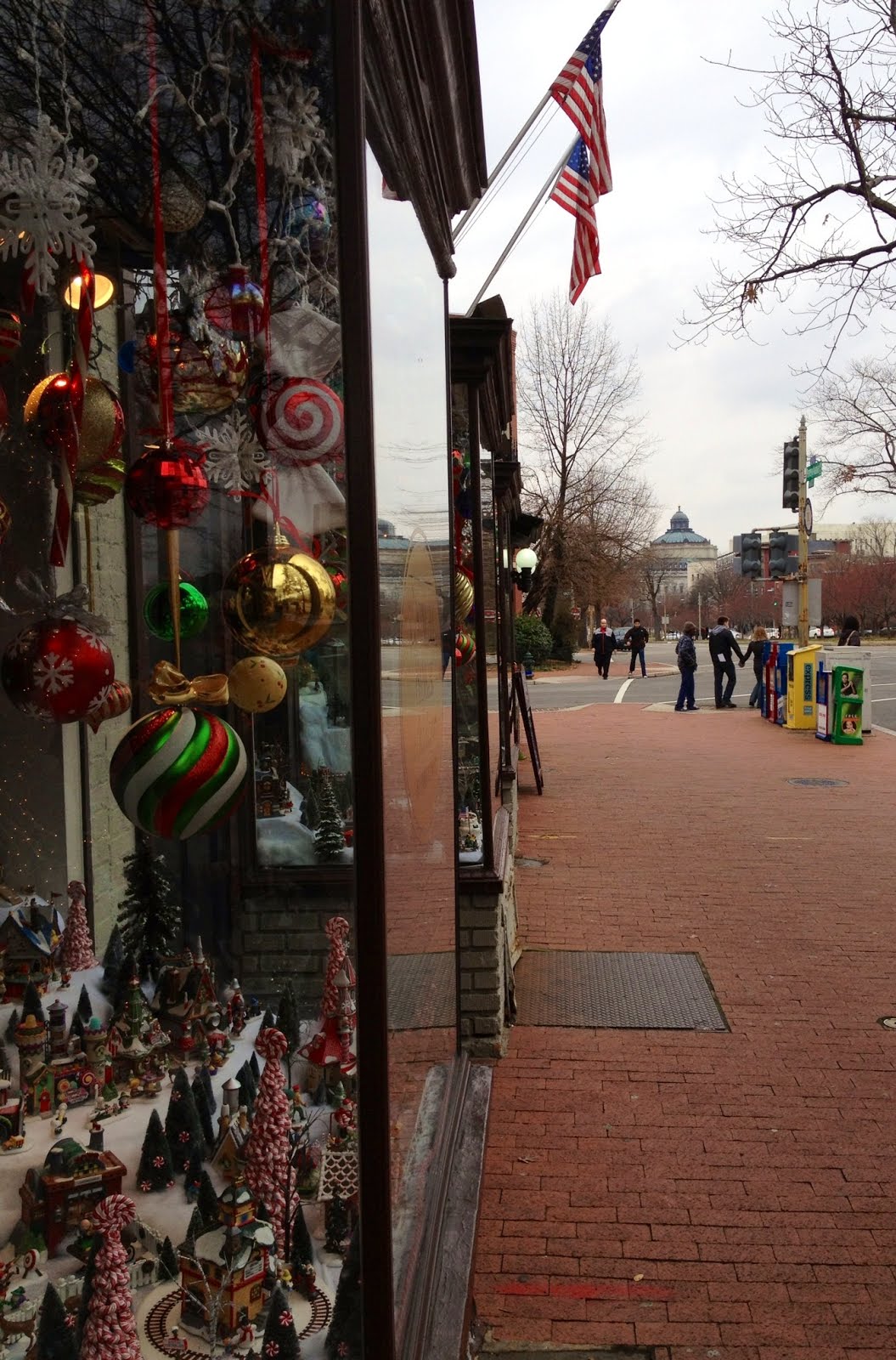 LIT's Living on Capitol Hill (Hell!?) Coldwell Banker Annual Christmas