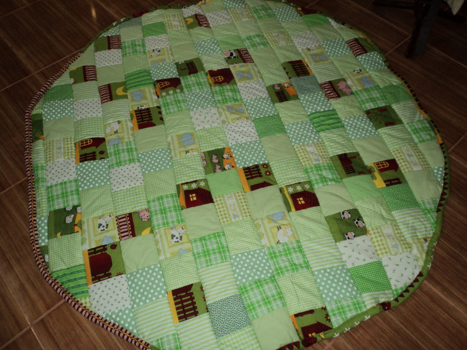 Tapete Patchwork Simples : Coisas do Reino: EDREDOM E TAPETE EM PATCHWORK INFANTIS Tapete Patchwork Simples : Coisas do Reino: EDREDOM E TAPETE EM PATCHWORK INFANTIS