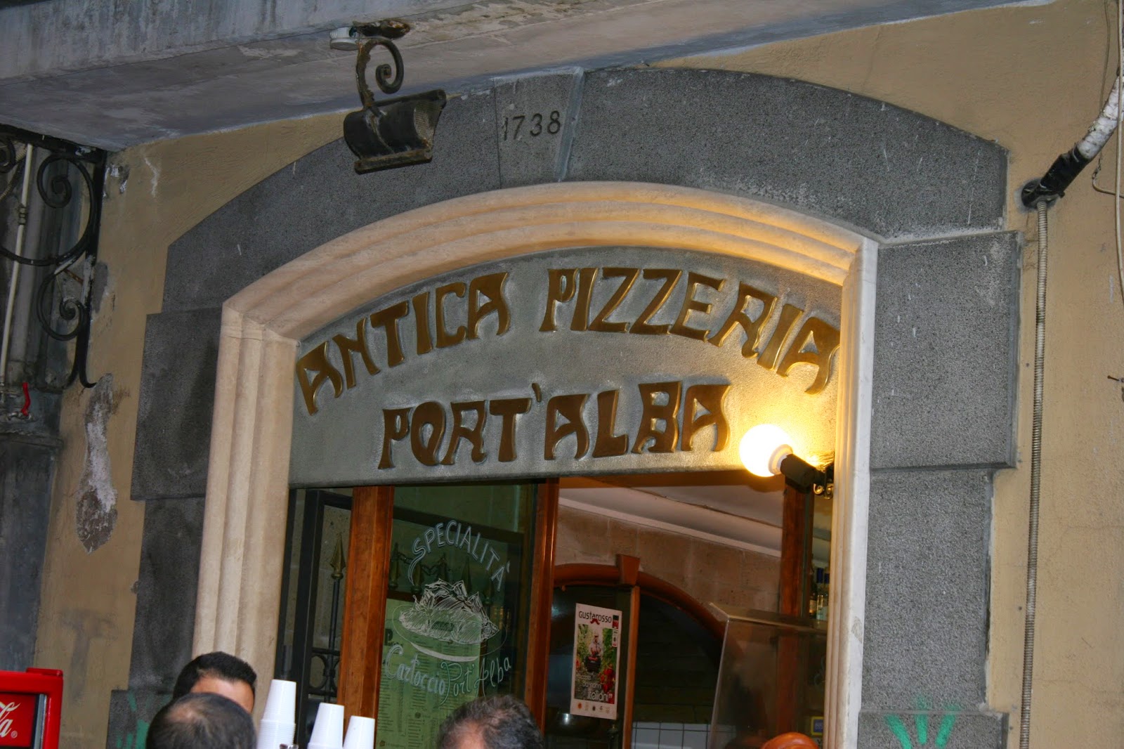 Pizza... passione napoletana Antica Pizzeria Port'Alba