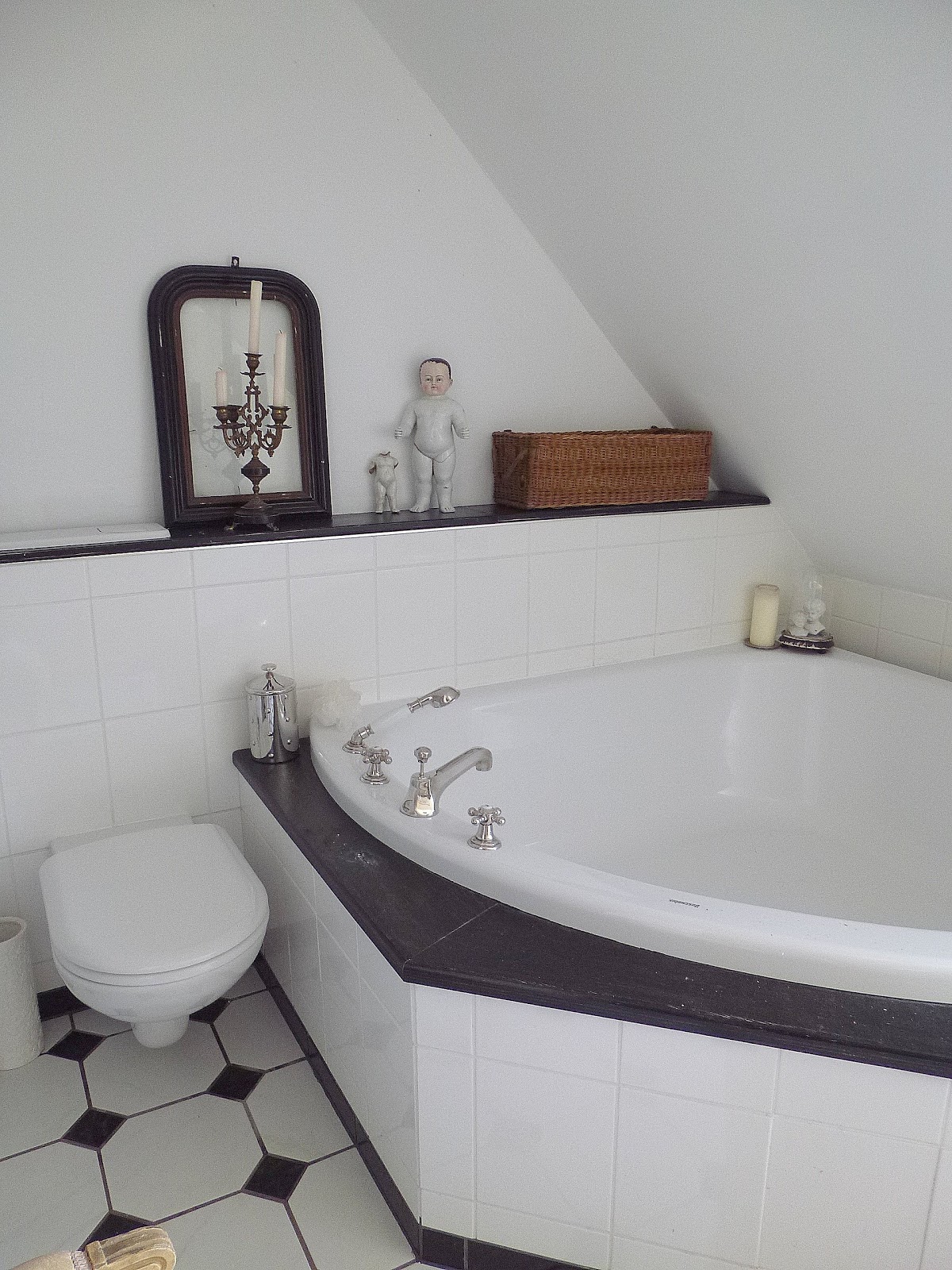 princessgreeneye: Wer keine Arbeit hat / Bad Zwischenbericht..........