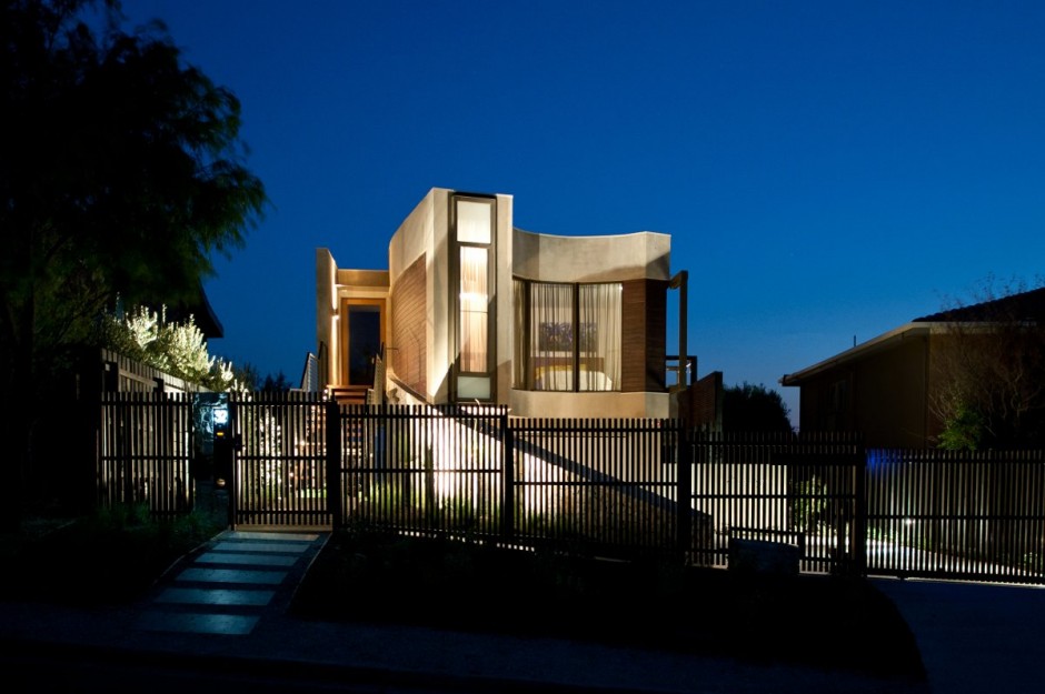 World of Architecture: Interesting Shape Of Hill House by Rachcoff