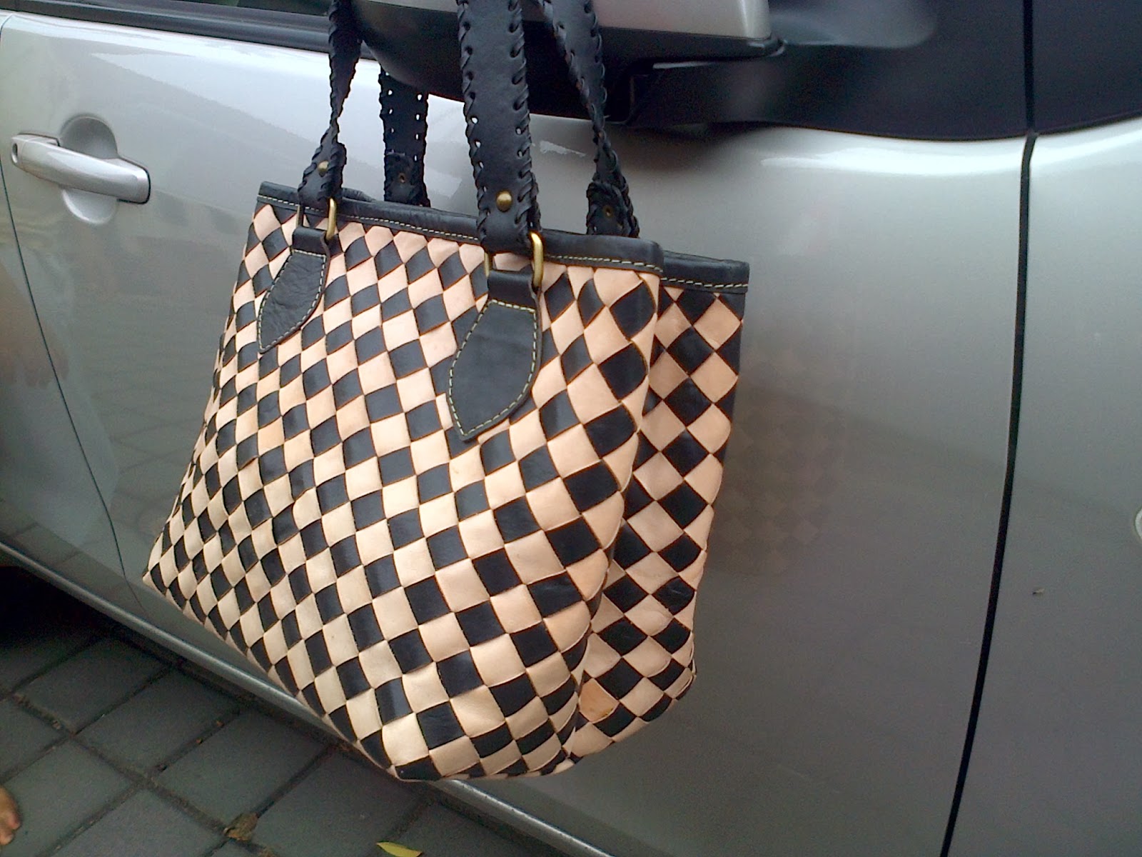 Tas Kulit Webe Motif Dua Warna Tas Kulit Cantik Bali tas kulit webe motif dua warna tas kulit cantik bali
