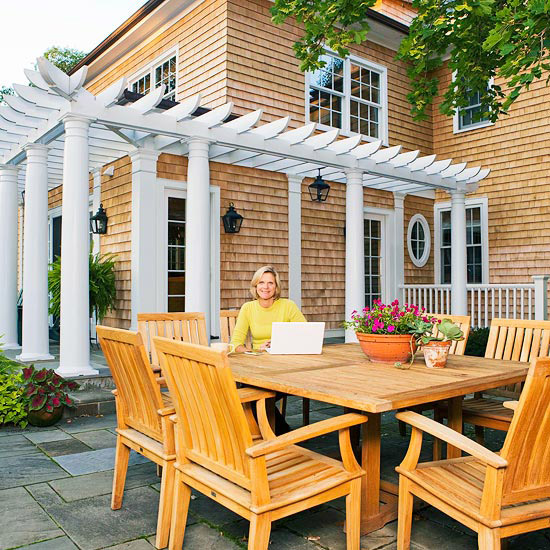 New Home Interior Design: Add Interest to Your Yard with a Pergola