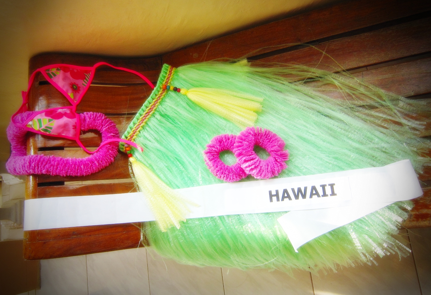 Bluey's Family Treasures How to Make a Crepe Paper Lei
