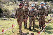 IL GEN. BARTOLINI INCONTRA I CASCHI BLU