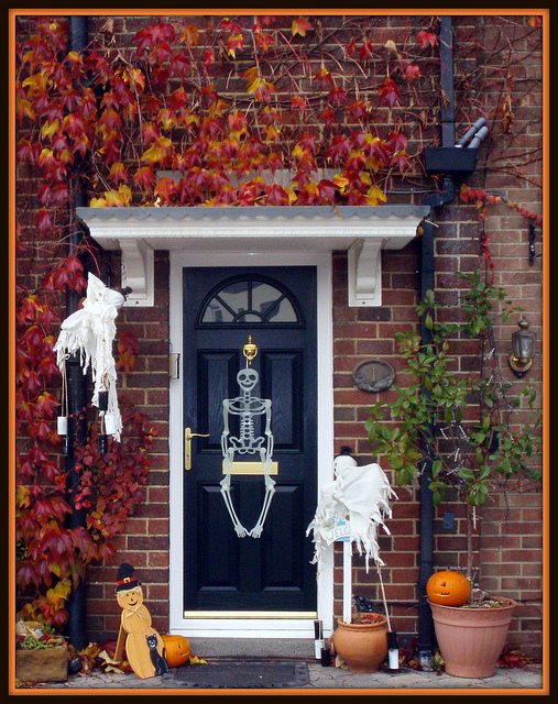Halloween entry decorations