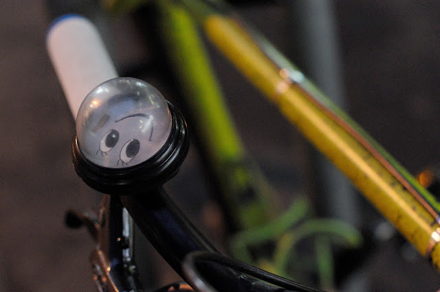  Surly, 1x1, frame, single speed, bicycle, bike, custom, modified, mod, bespoke, paint job, tim Macauley, the Biketorialist, the light monkey collective, Collins st, Melbourne, Australia, green, gritty, grit, splatter, awesome, paintjob, bell, smiley face, pink  