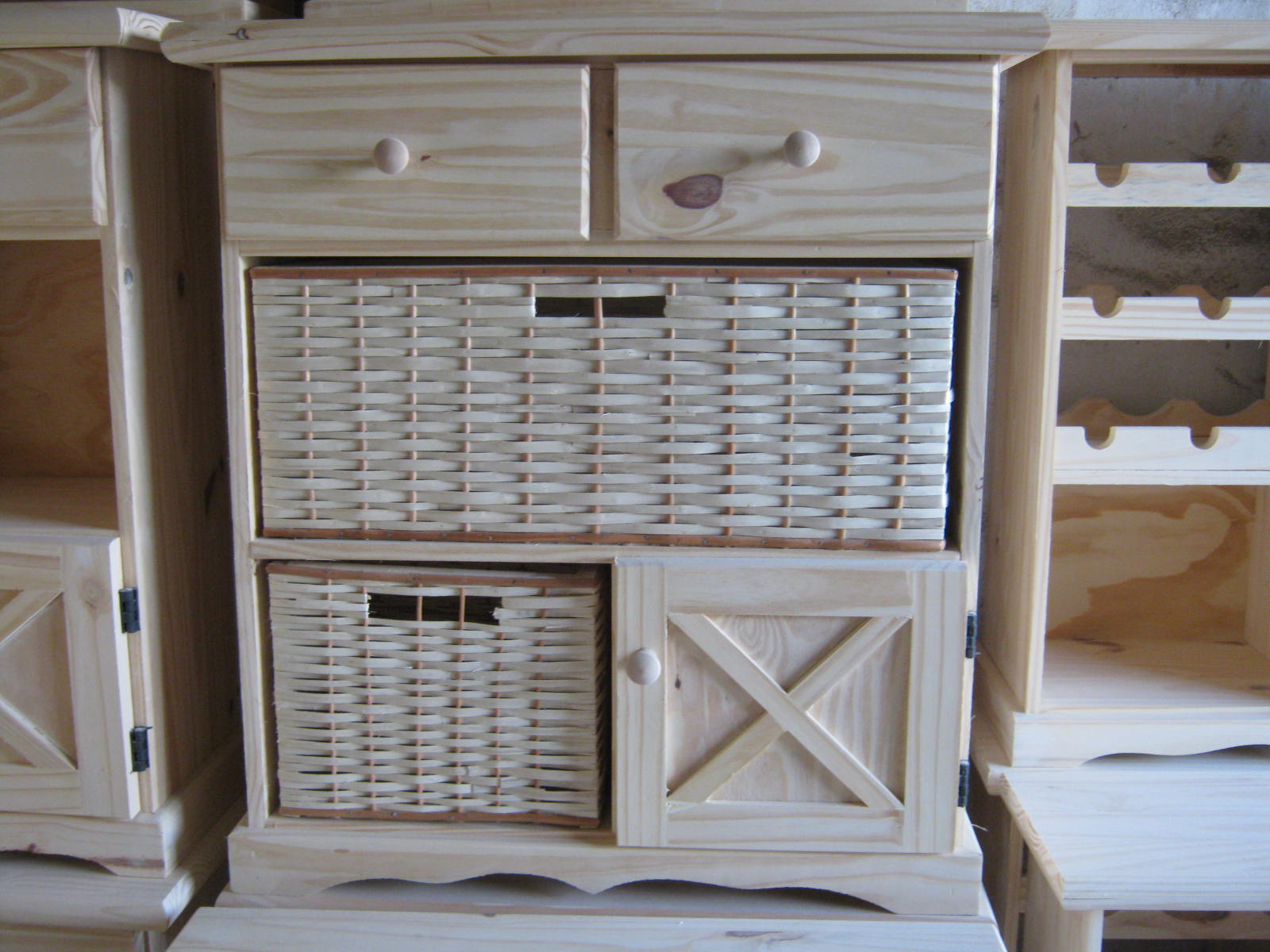 Luisi Decoraciones Muebles de Pino Seleccionado Luisi Decoraciones Muebles de Pino Seleccionado