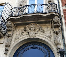 Balcon du 13 quai Voltaire à Paris