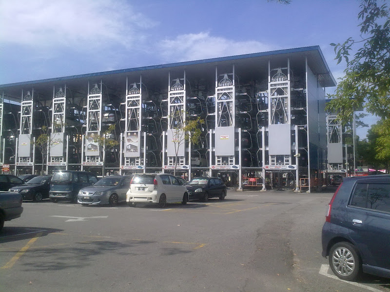 Azram Sulong: parking bertingkat