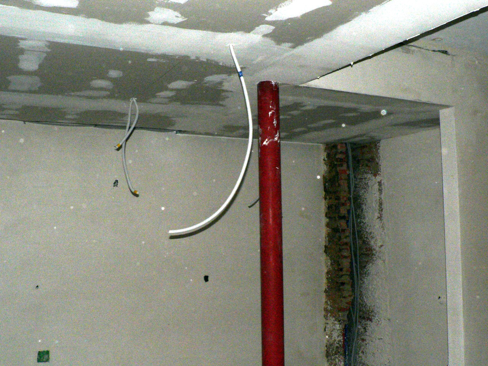 Ons huisje: maart 2011 Houten plafond hellend