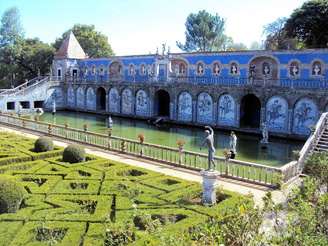 A raised walkway provides this stunning view of the pool and gardens at Palacio Fronteira.