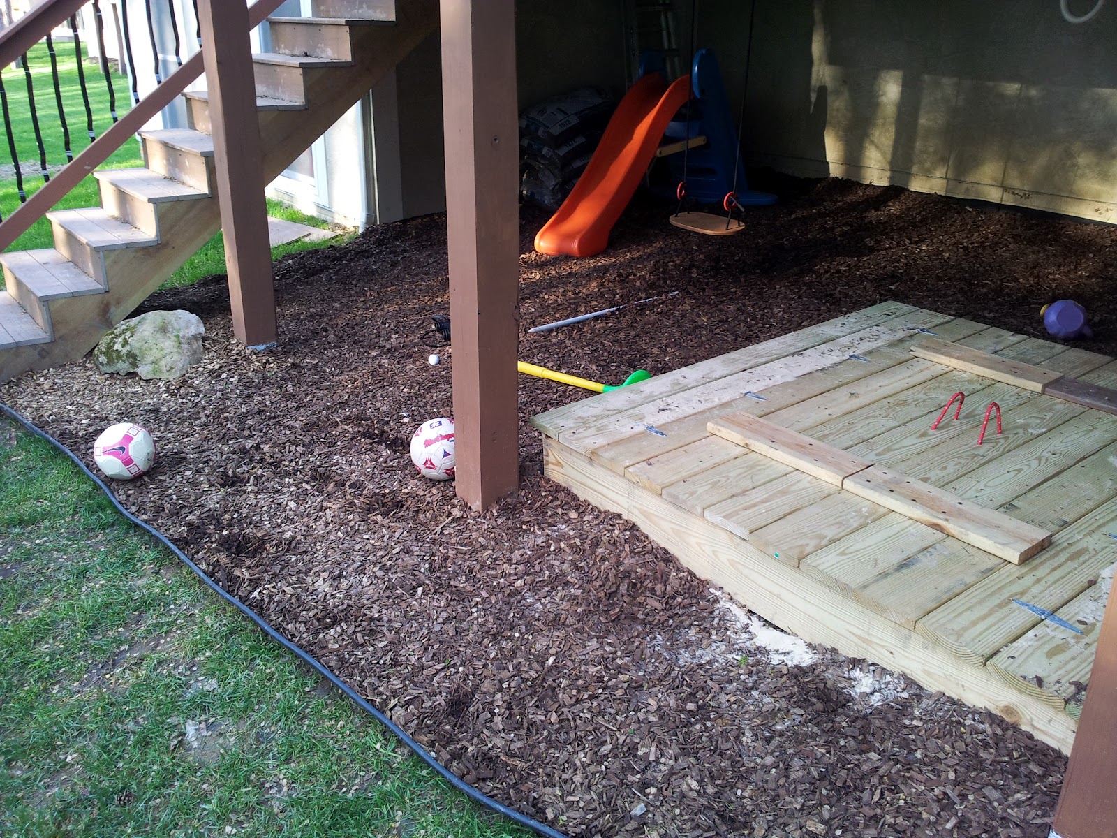 Chad's Mulch under the deck.