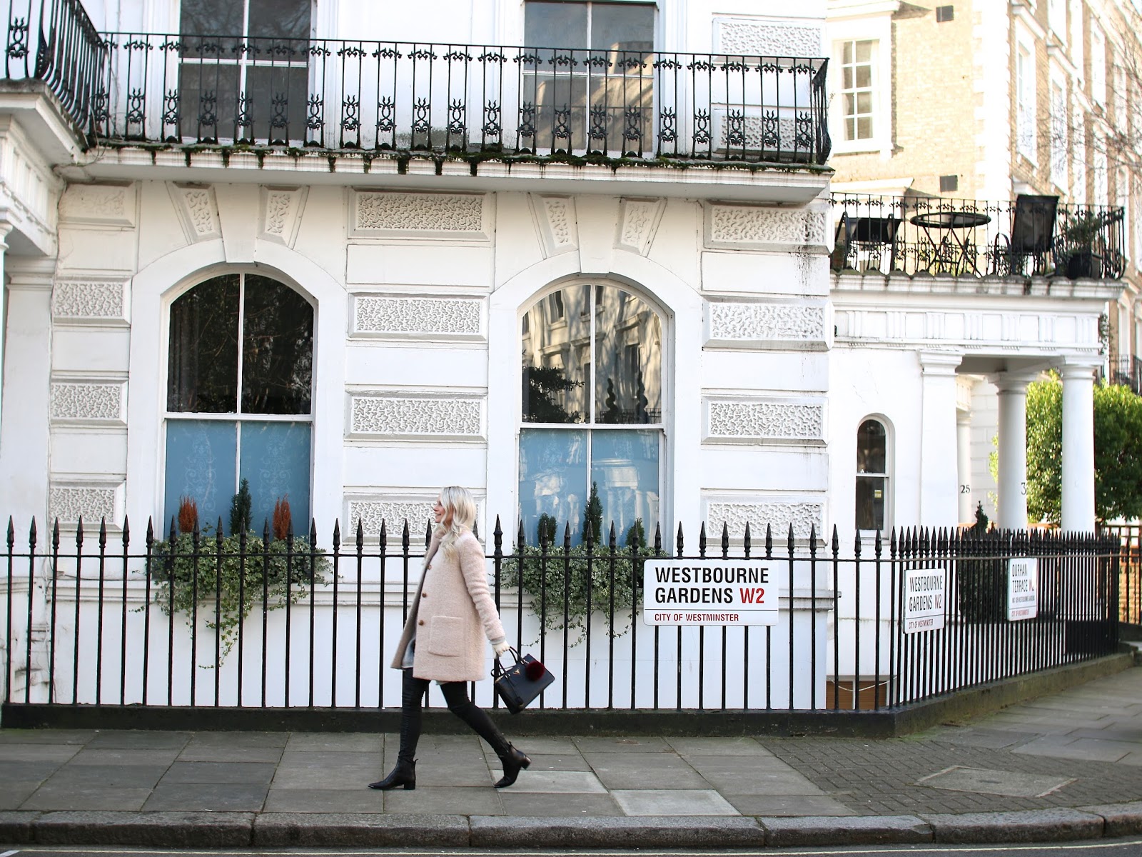 pretty buildings in the streets of london