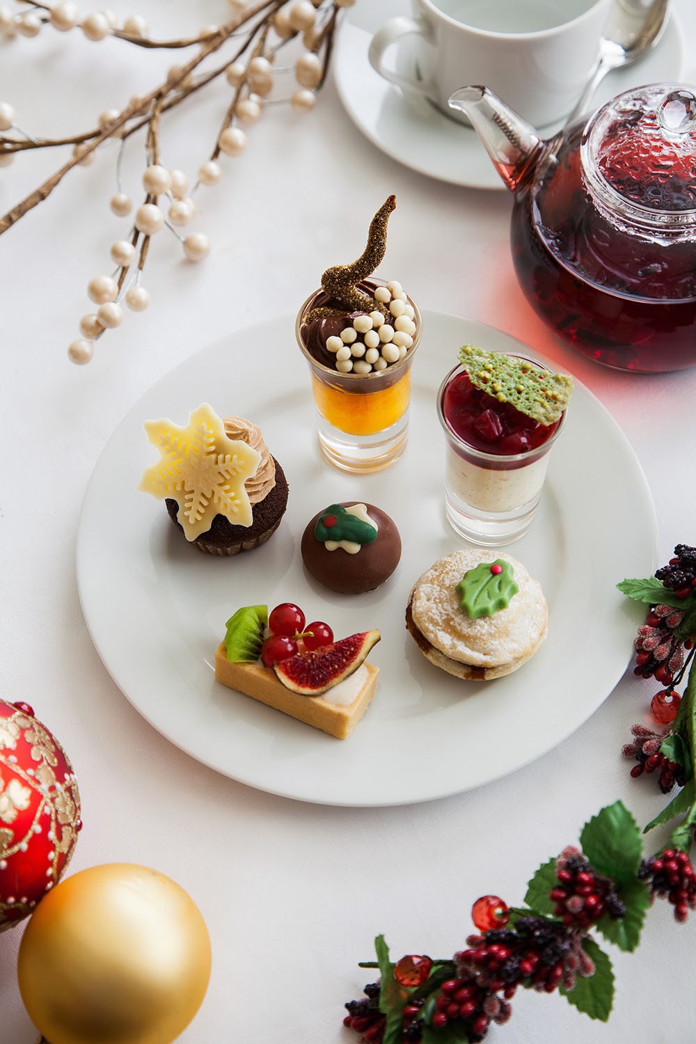 Kate and Chelsie: Decadent Christmas Afternoon Tea At The Capital Hotel