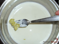 Milhoja de crema pastelera, nata y chocolate-quitando el limón