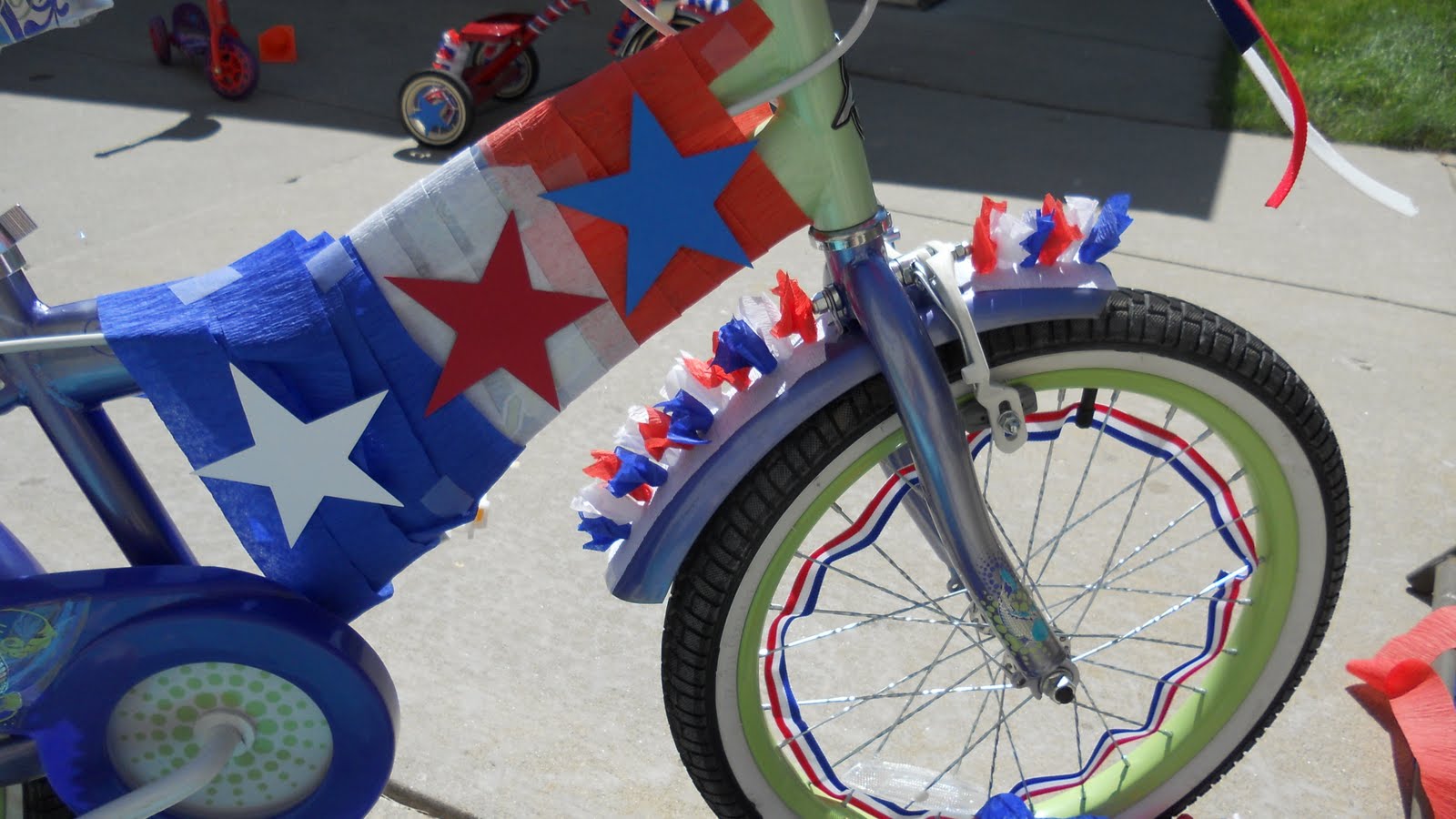 Red & Blonde Tangles 4th of July bike decorating
