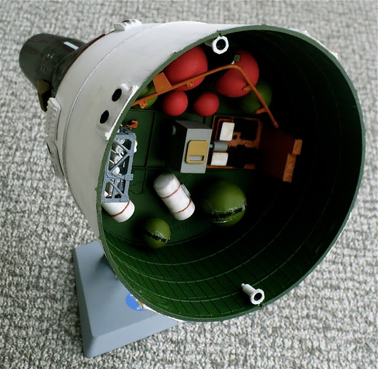 The Great Canadian Model Builders  Page! Gemini Space Capsule
