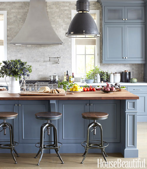 of design flair to this traditional corn flower blue kitchen (above of design flair to this traditional corn flower blue kitchen (above