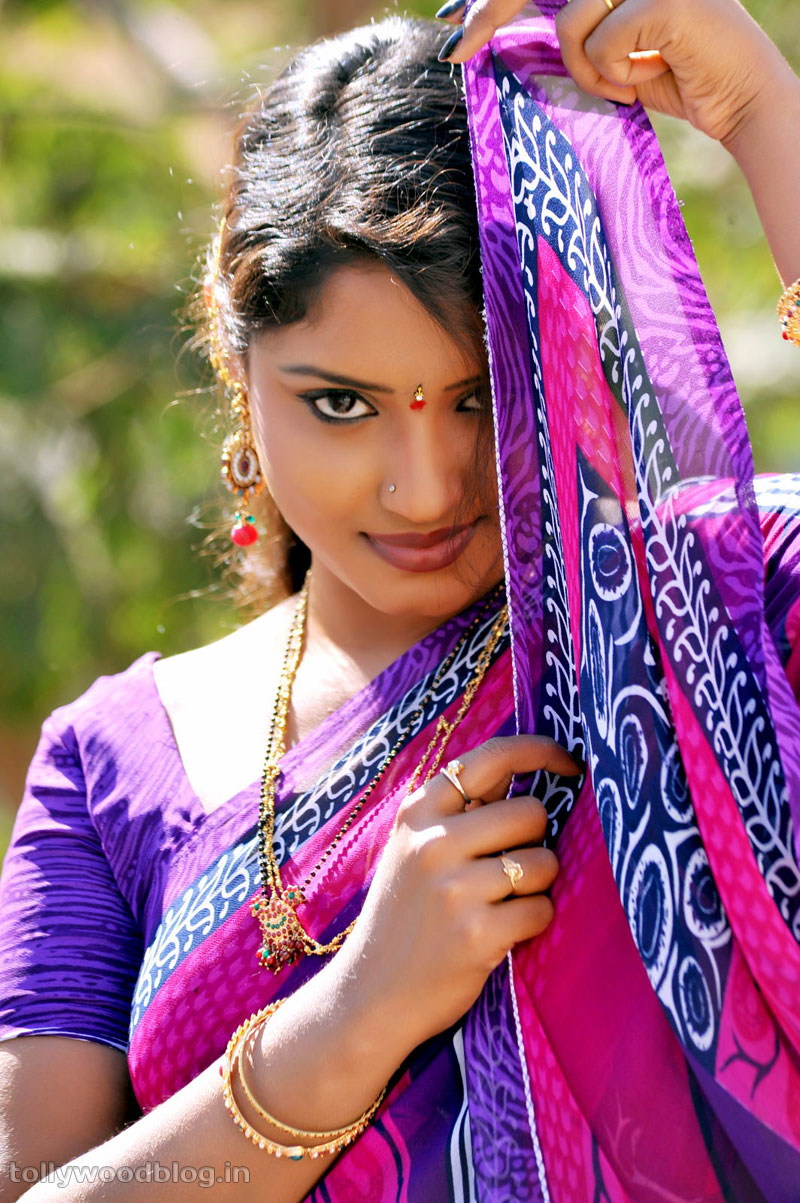 Roja Komaravolu new Actress Portfolio Photo Shoot