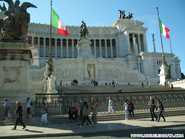 Monumento a Victor Manuel II