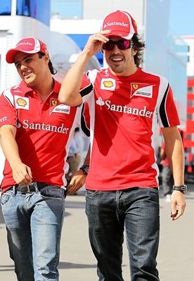 [Imagen: Alonso+y+Massa+Barna+2011.JPG]