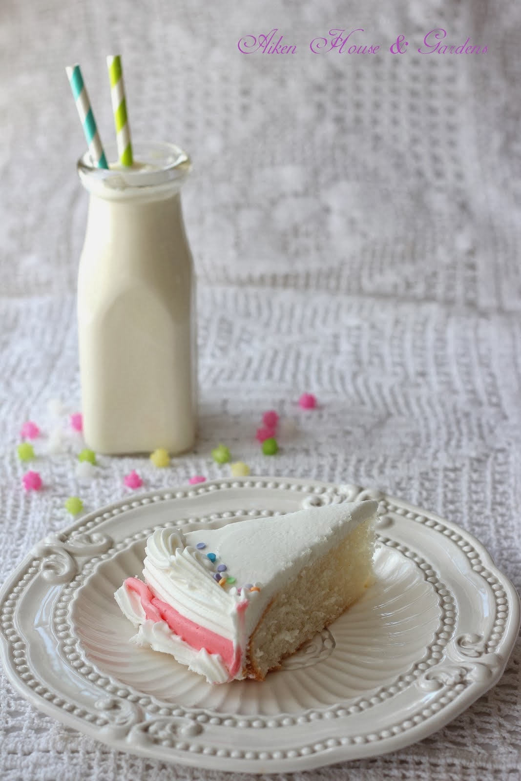 IMG_2144_1907.JPG (1067×1600) Milk cake, Milk cookies, Cake shop