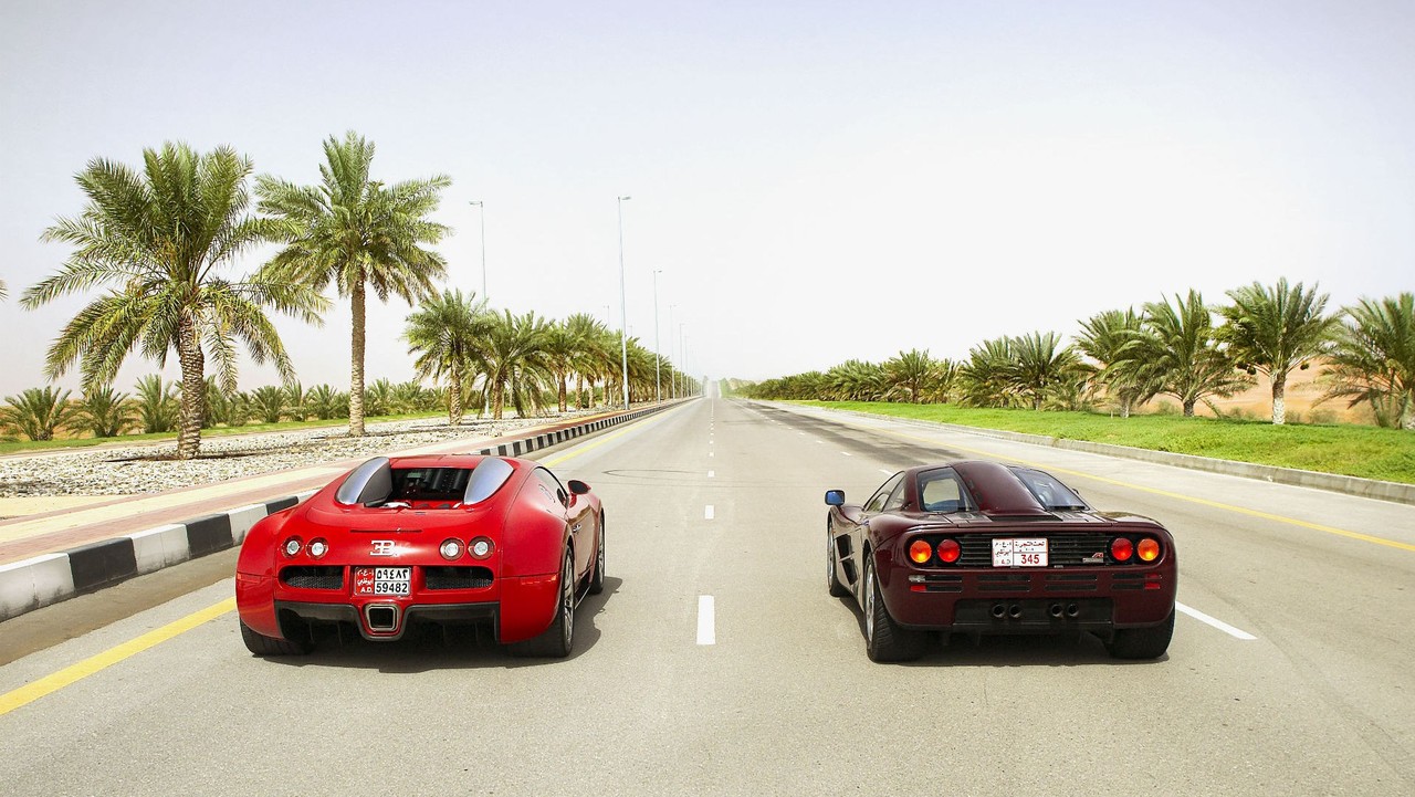 Bugatti Veyron vs McLaren F1 Super Cars