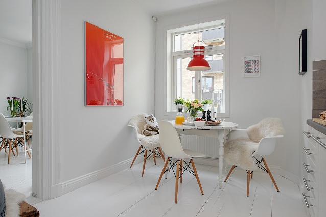 Un apartamento nórdico con suelo de madera y baldosa hidráulica Un apartamento nórdico con suelo de madera y baldosa hidráulica
