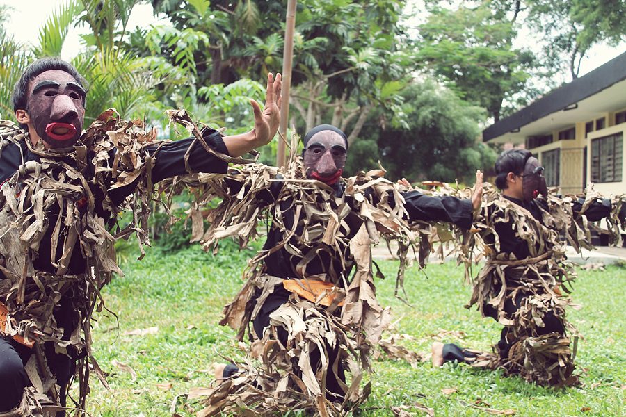 Aneka Tari Tradisional Indonesia