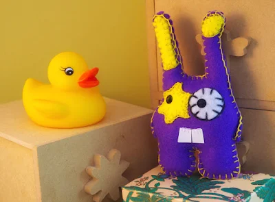 Craft felt purple Bunny - lapin violet  en feutrine par CocoFlower